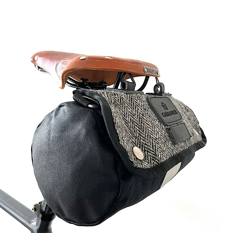 Originals Tweed Zipped Roll Saddlebag Tweed Herringbone